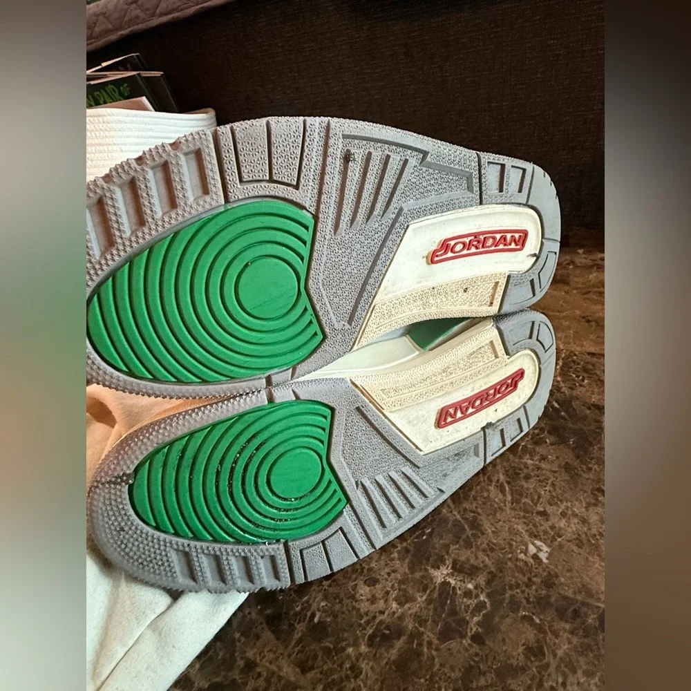 Nike. Wmns Air Jordan 3 Retro 'Lucky Green'. Size 7.